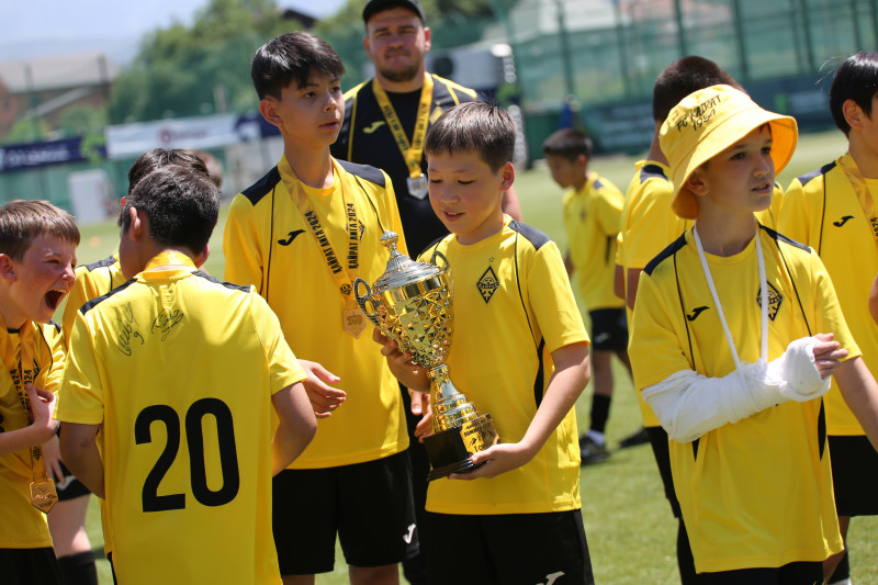 Состоялось награждение участников турнира Summer Cup в рамках летнего лагеря Kairat Camp 2024